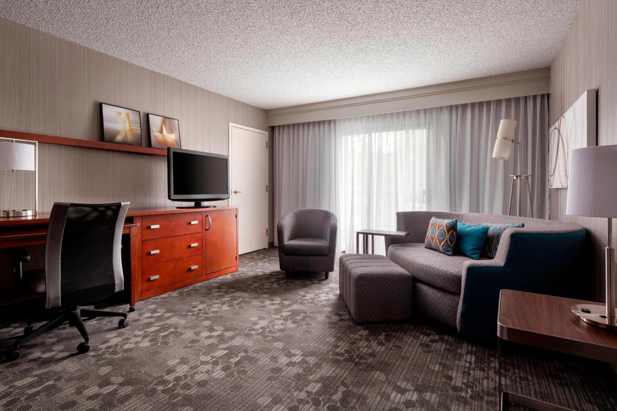 Courtyard By Marriott San Francisco Airport Hotel San Bruno Exterior photo