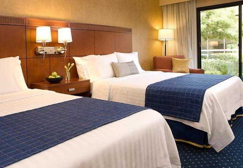 Courtyard By Marriott San Francisco Airport Hotel San Bruno Exterior photo