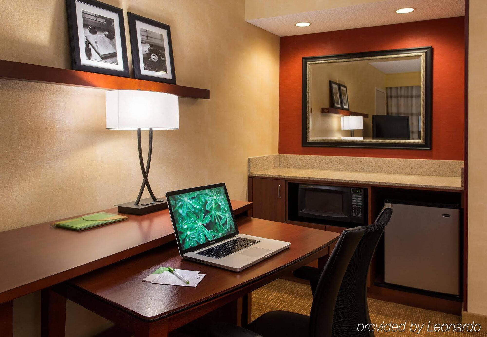Courtyard By Marriott San Francisco Airport Hotel San Bruno Exterior photo
